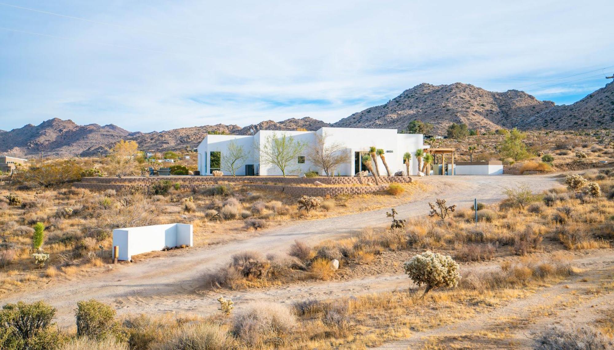 Experience Desert Serenity Gateway To Joshua Tree Exterior photo